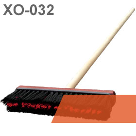 shchetka-dlya-podmetaniya-pola-s-cherenkom-032